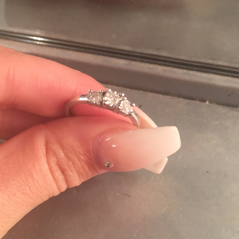 Ring - Picture 3 of 3